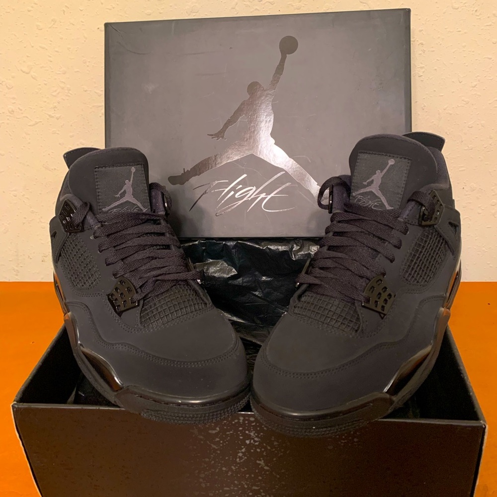 Jordan Retro 4 “Black Cat”